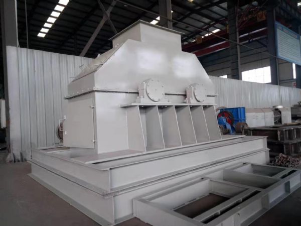 臥式粉碎機(jī)完工，準(zhǔn)備發(fā)貨