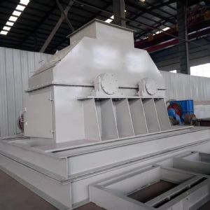 臥式粉碎機完工，準備發(fā)貨