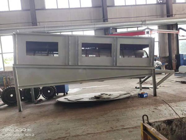 大型肥料設(shè)備生產(chǎn)廠家華屹重工為您簡述：有機肥和無機肥的區(qū)別有哪些？